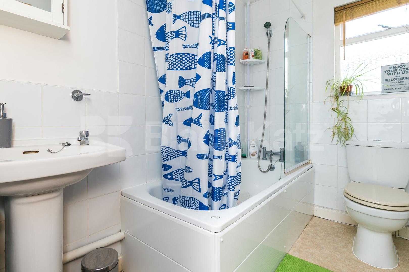 Well Located modern 1 bedroom property close to station and amenities  Upper Street, Highbury & Islington 